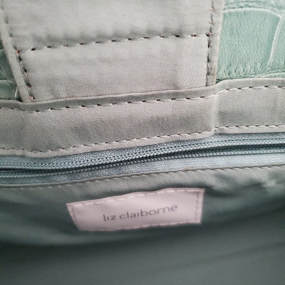 Liz Clariborne Baby Blue Faux Alligator Purse - Picture 5 of 6